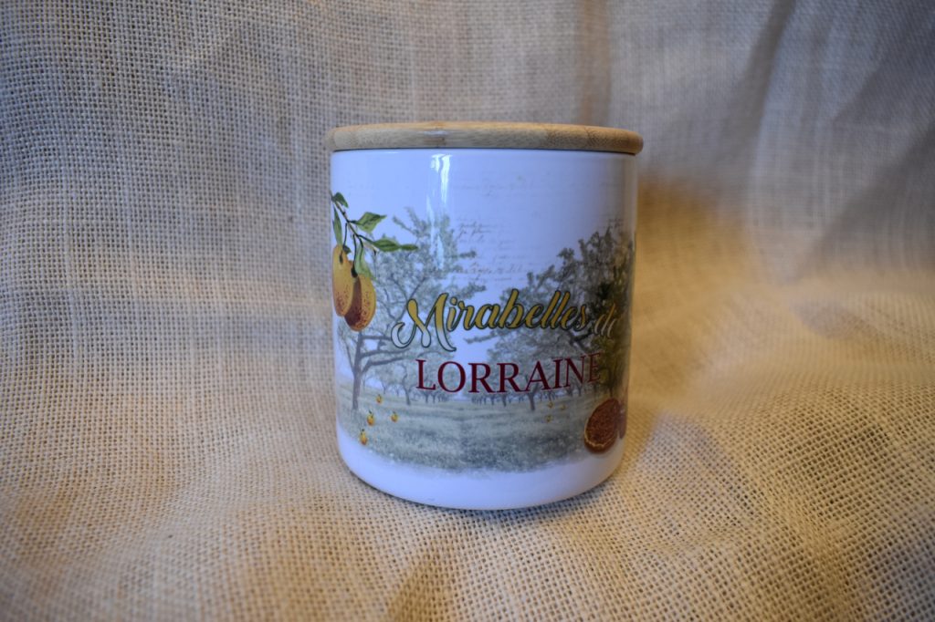 Pot en grès "Mirabelles de Lorraine" sur fond blanc