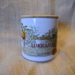 Pot en grès "Mirabelles de Lorraine" sur fond blanc